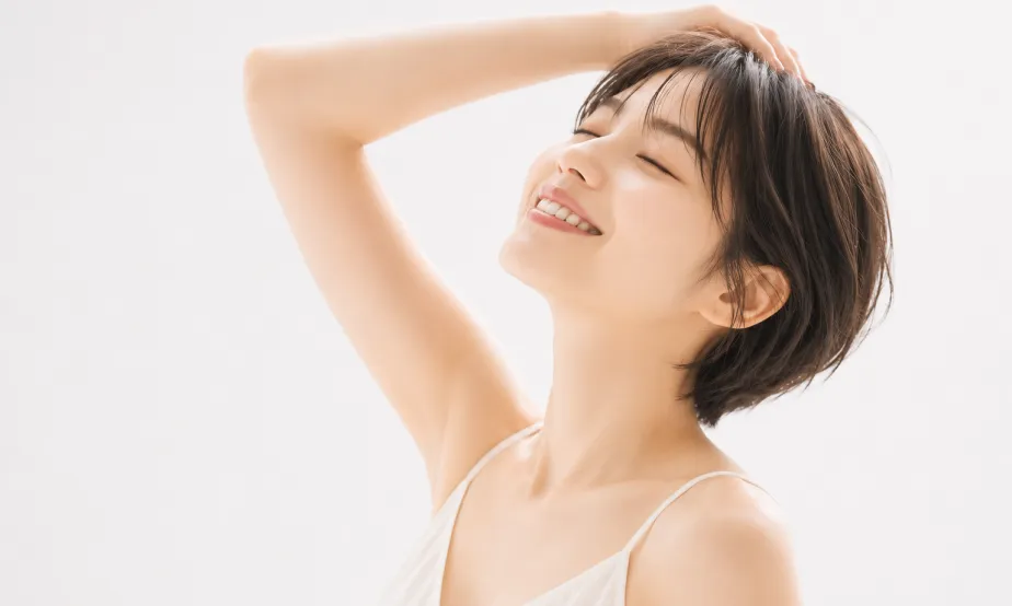 医療レーザー脱毛を実施して美しさを実感しているような女性のイメージ